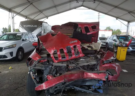 2016 Jeep Cherokee Latitude z USA, uszkodzony, nr VIN 1C4PJLCS1GW324298